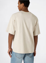 Carica l'immagine nel visualizzatore di Gallery, Crewneck T-shirt