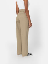 Carica l'immagine nel visualizzatore di Gallery, 874 work da donna